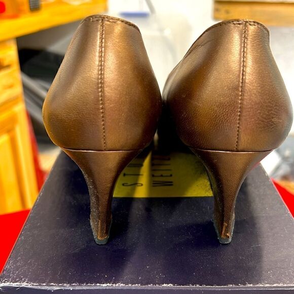 Stewart Weitzman Vintage Bronze Heels size 9.5AAAA- 2.5” heels -great condition! - Picture 5 of 11